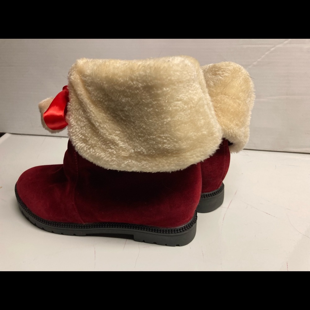 Little winter boots